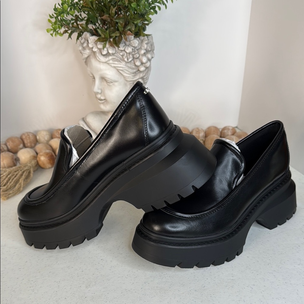 MICHAEL MICHAEL KORS
Shiloh Leather Loafer Black Size 8.5 - Picture 9 of 12